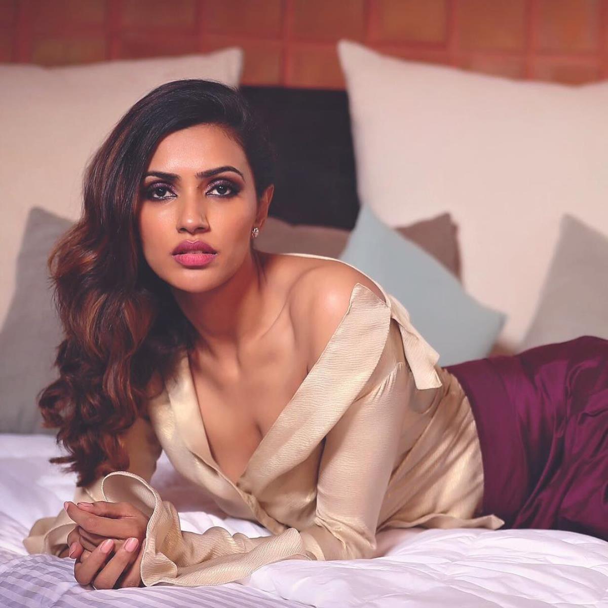 
Top 5 beautiful pics of <a class='inner-topic-link' href='/search/topic?searchType=search&searchTerm=AKSHARA GOWDA' target='_blank' title='akshara gowda-Latest Updates, Photos, Videos are a click away, CLICK NOW'>akshara gowda</a> 
